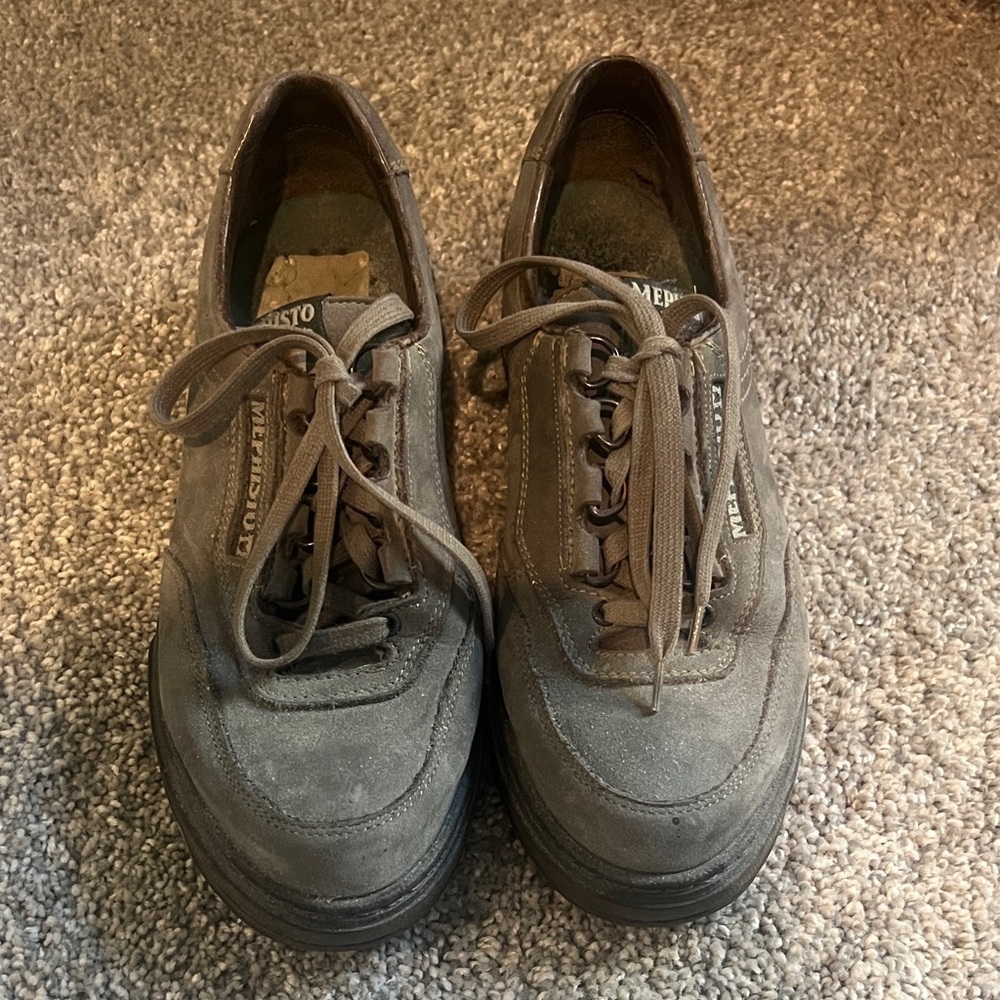 Mephisto Women's Gray walking shoes size 7 1/2 N